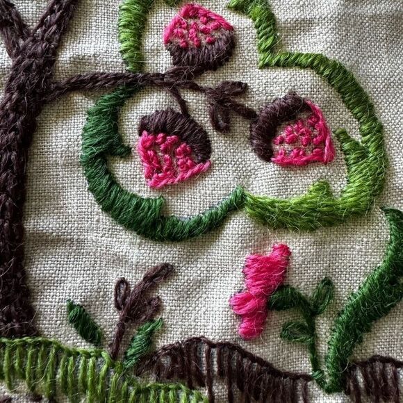 Vintage Crewel Embroidery On Linen Flower Bunny Rabbit - Picture 5 of 6